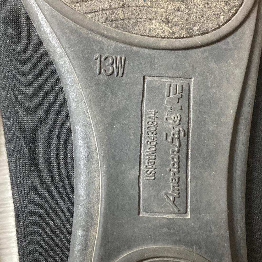 American Eagle Black Women's Slip-On Flats - Picture 4 of 5